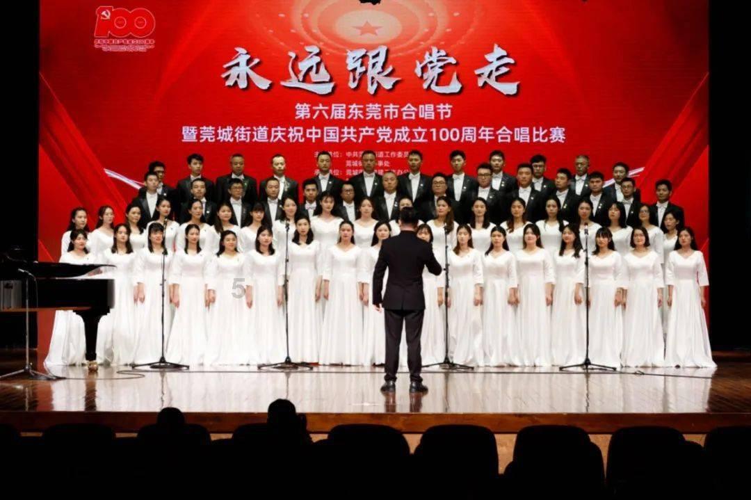 问答交流平台美女一身白色翻领连衣裙,高贵有气场,你觉得显身材曲线吗?,解决疑问、分享经验
